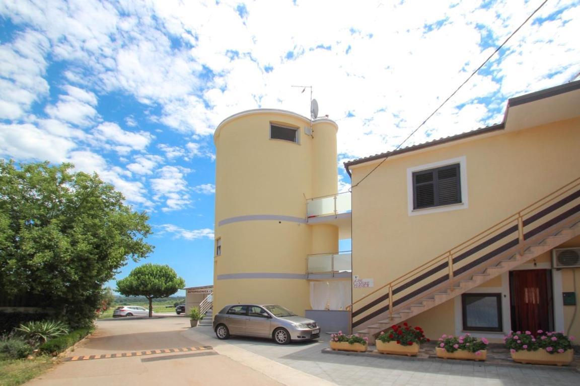 Silos Mare Apartment Novigrad Istria Exterior foto