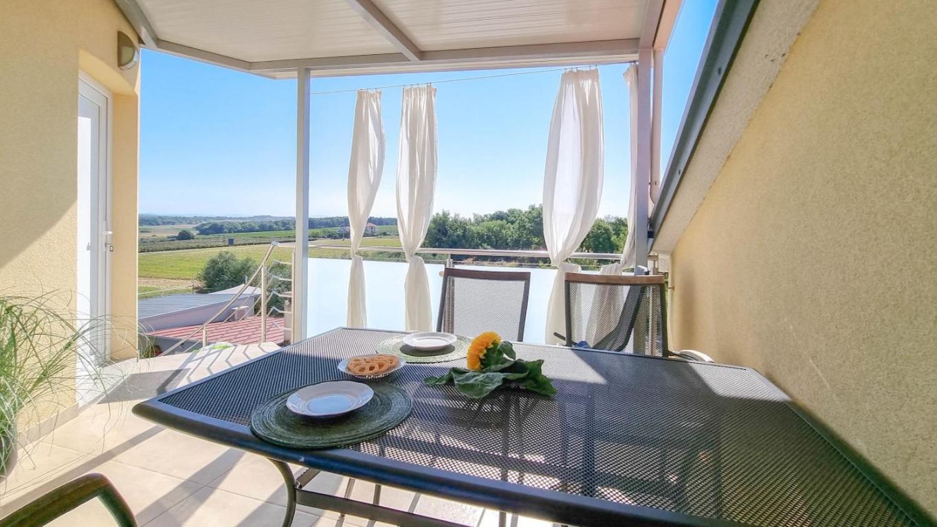 Silos Mare Apartment Novigrad Istria Exterior foto